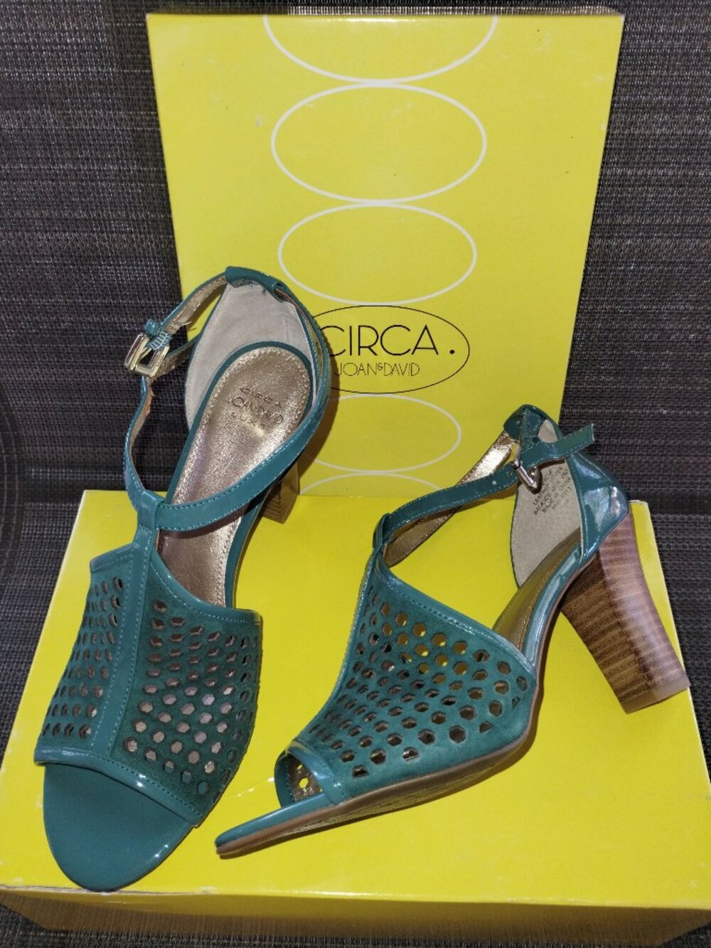 Circa Joan & David Luxe Turquoise Leather Heels Size 8